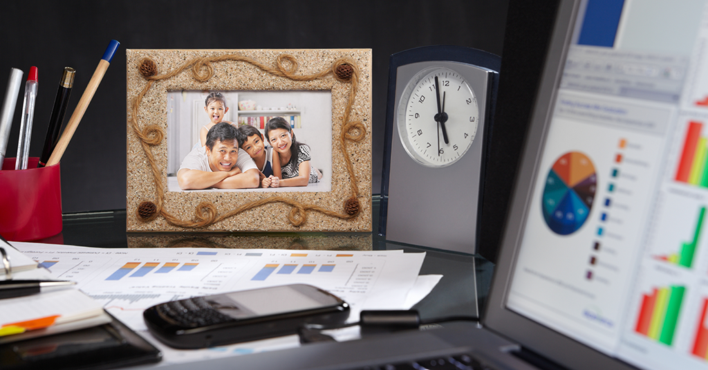 Desktop personalised with a family photo.